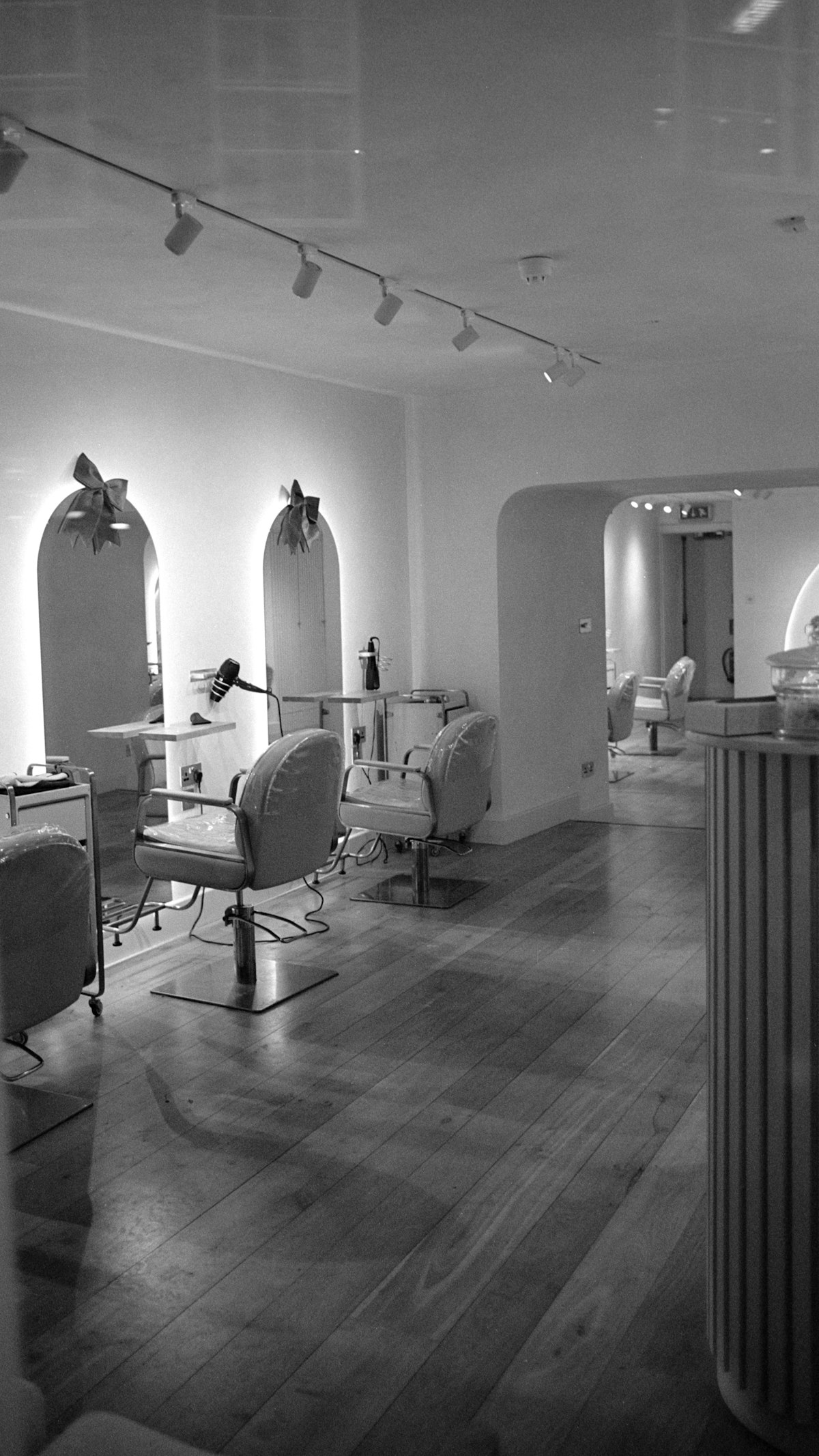 Modernes Interieur im Behandlungsraum von TEINT Kosmetikstudio in Düsseldorf-Innenstadt